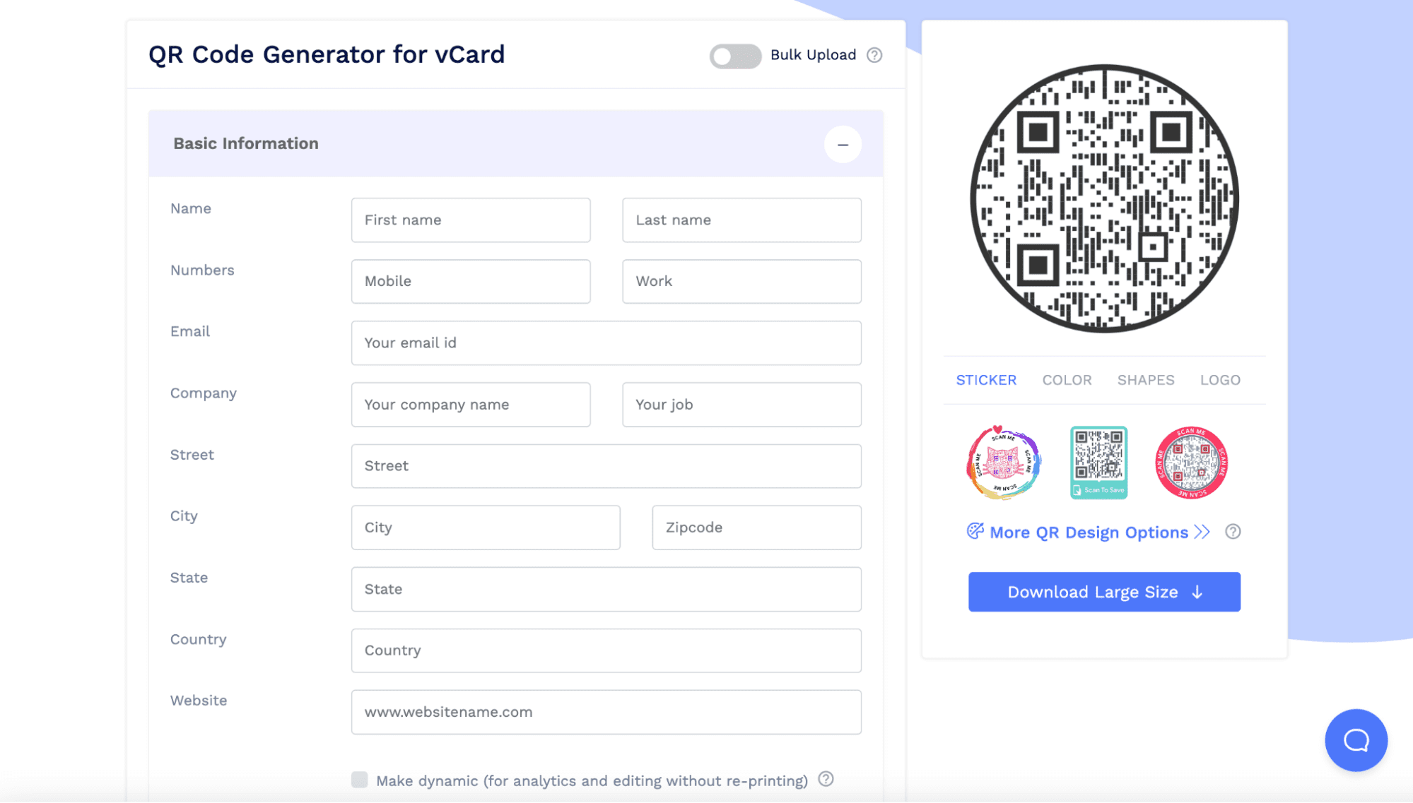 Gebruik een gratis QR code generator zoals QRCodeChimp om een vCard te maken.  